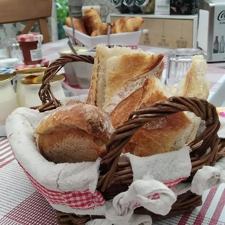 Aeroport ,au Calme * 布格奈斯